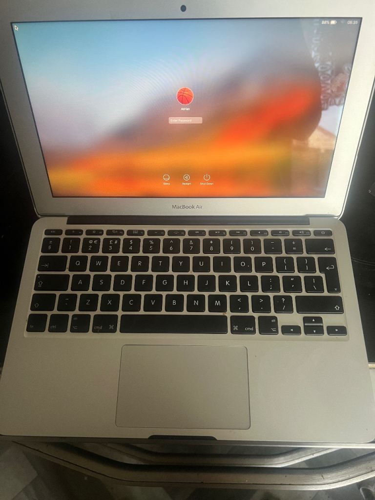 Apple MacBook Air A1465 (password / for parts)