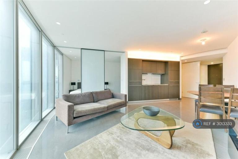 1 bedroom flat in St George Wharf, London, SW8 (1 bed) (#3013333)