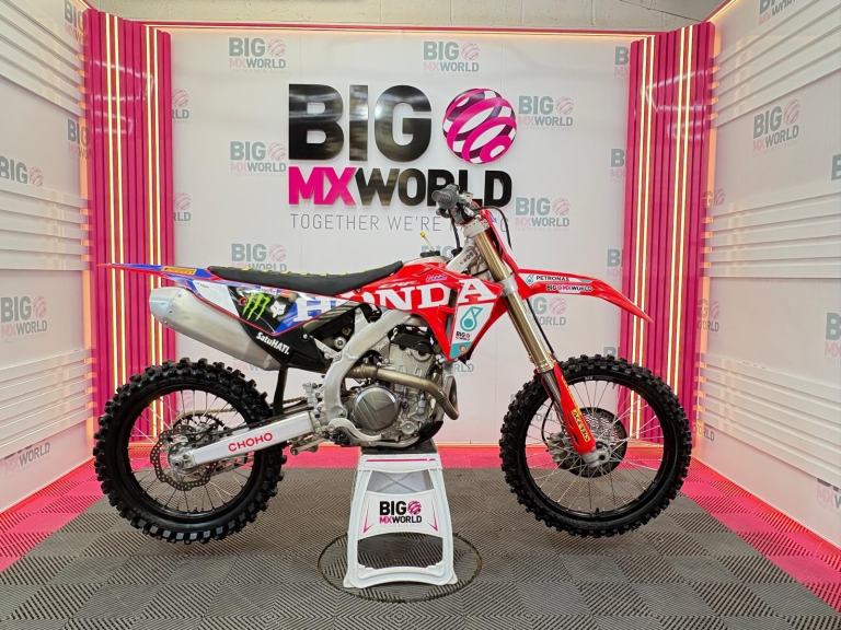 Honda CRF 250 2025 - Only 39 Hrs - Stock With NewGraphics, Chain & Sprockets