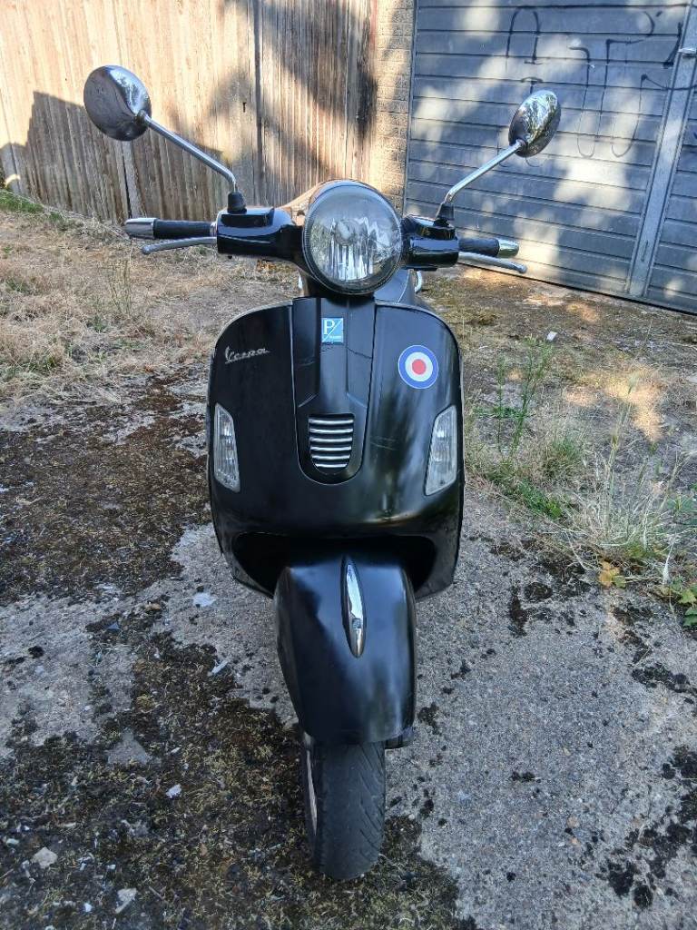 Piaggio, VESPA, 2013, 124 (cc)