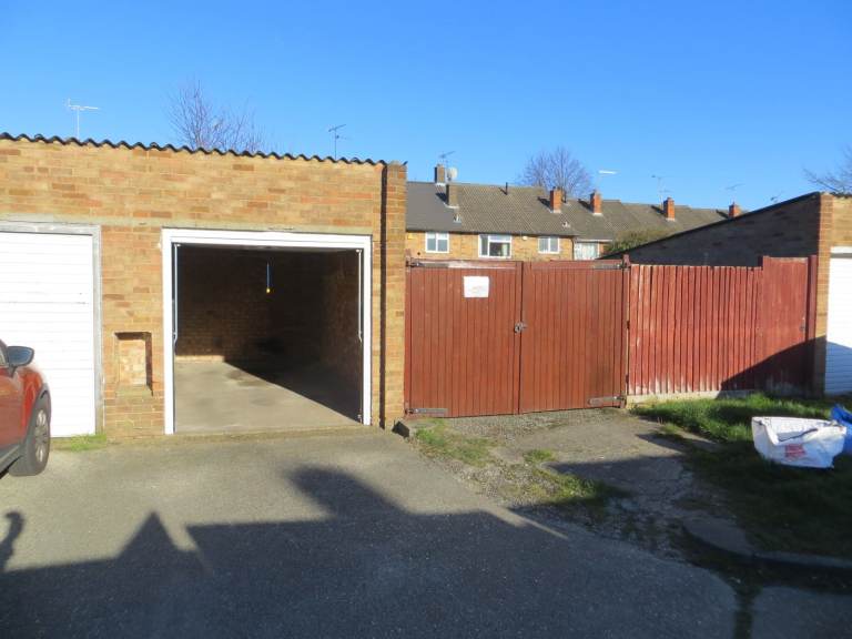 SS16 ~ Lock Up Garage to rent ~ Codenham Green ~ Basildon ~ Central ...