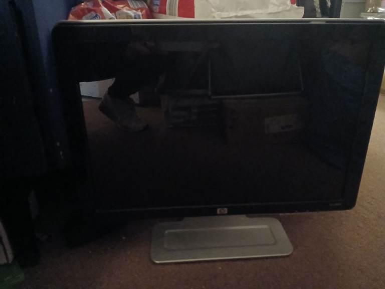 HP Black Monitor – Good Condition, Fully Working
