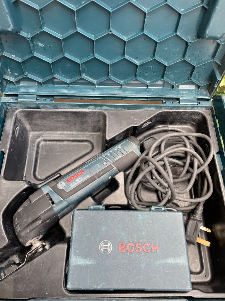 Bosch GOP 250 CE Professional multitool, 230v model.