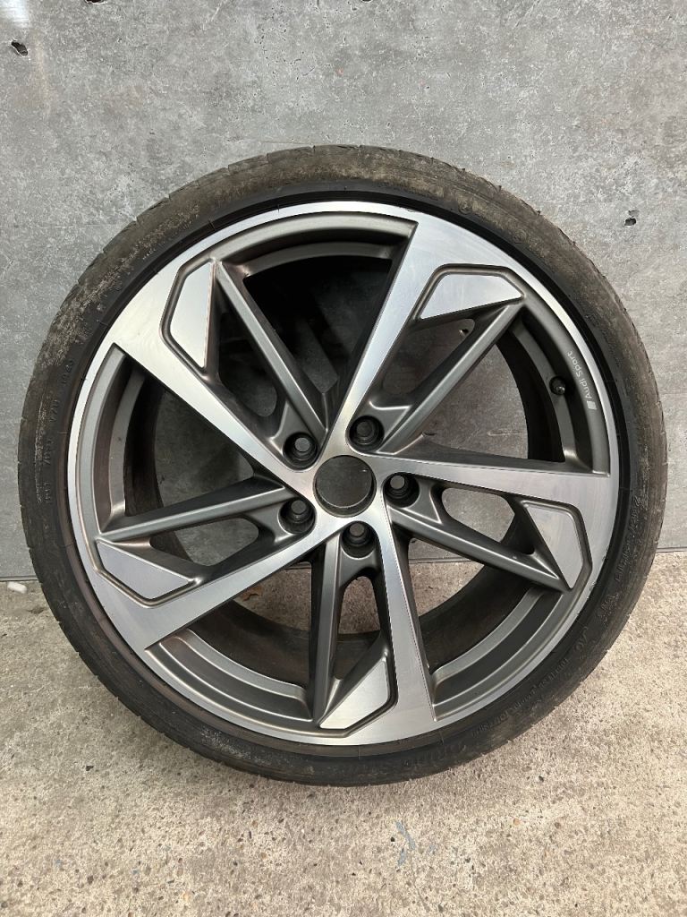 AUDI A3 ALLOY WHEEL GENUINE 19" S LINE TRAPEZOID 8J 8Y0601025R