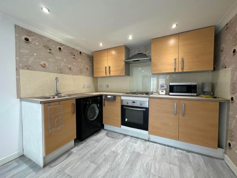 Beautiful 4/5 bedroom detached house inPollokshields 