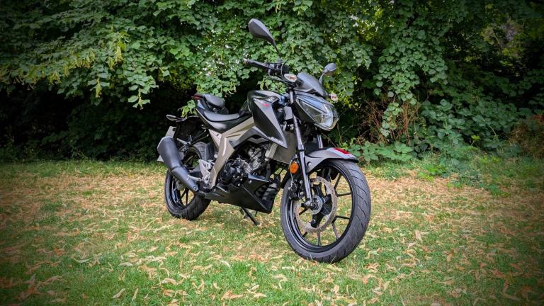 2018 Suzuki GSXS125 Naked 125cc motorcyle motorbike CBT learner legal GSX-S 125