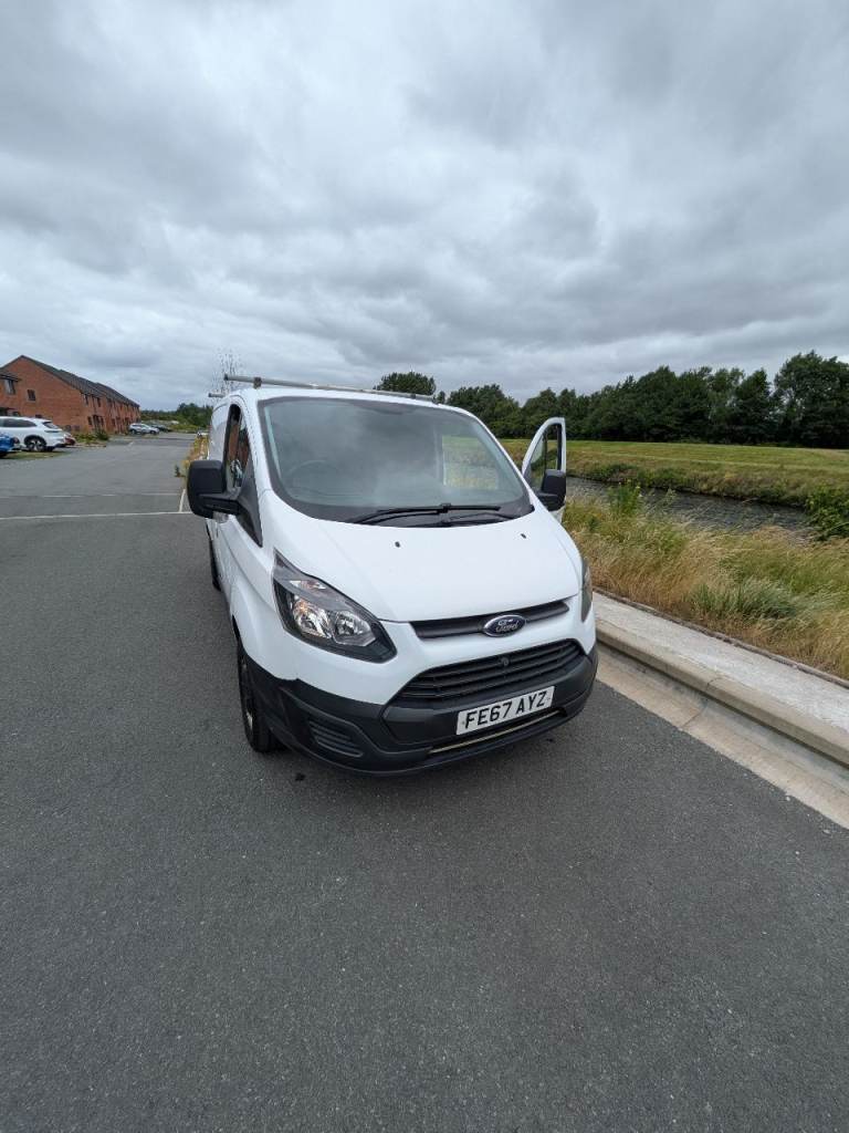 Low Mileage Ford TRANSIT CUSTOM, Panel Van, 2017, Manual, 1996 (cc)