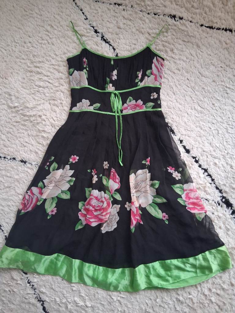 Beautiful Laura Ashley 100% silk dress, size 10, new no tag