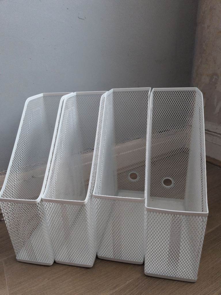 4 nested magazine racks