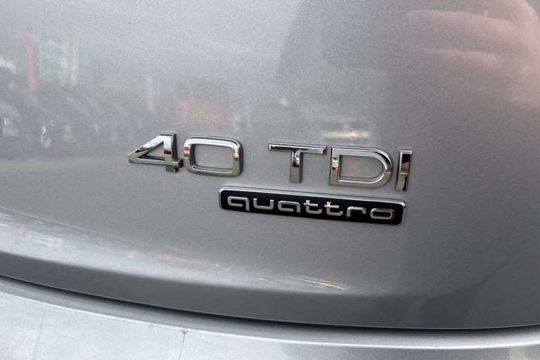 2022 Audi Q5 40 TDI Quattro S Line 5dr S Tronic SUV Diesel Automatic