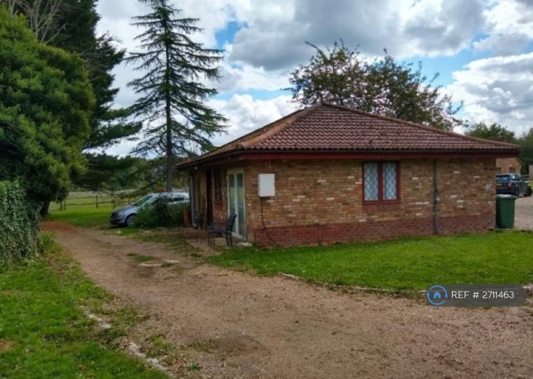 1 bedroom house in Bishops Lane, Warfield, Bracknell, RG42 (1 bed) (#2711463)