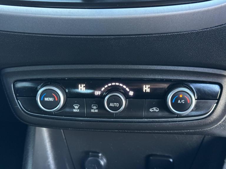 2018 Vauxhall Crossland X 1.2 SE Euro 6 5dr HATCHBACK Petrol Manual