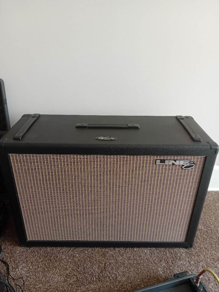 Line 6 Flextone 212S Stereo 2x12 Cab - Excellent as new condition