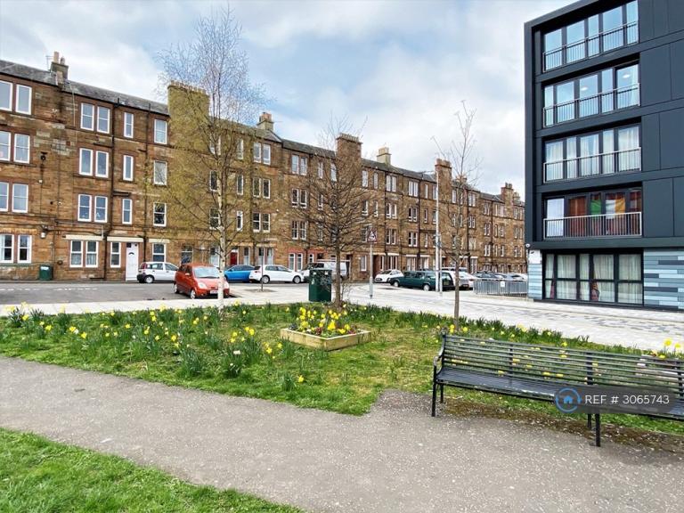 1 bedroom flat in Gibson Terrace, Edinburgh, EH11 (1 bed) (#3065743)