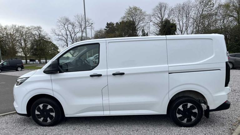 2024 Ford Transit Custom 2.5 PHEV 232ps H1 Van Trend Auto Van Plug-In Hy Automatic