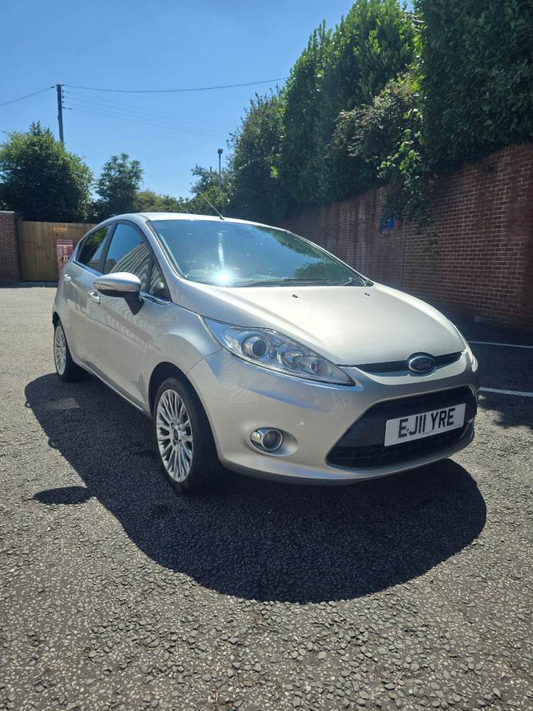 Ford, FIESTA, Hatchback, 2011, Manual, 1560 (cc), 5 doors