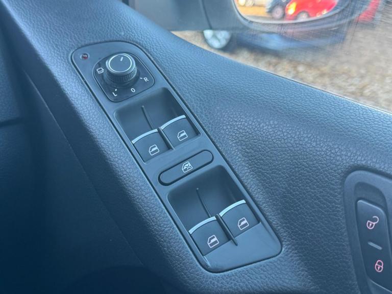 2015 Volkswagen Tiguan 2.0 TDI BlueMotion Tech R-Line DSG 4WD Euro 6 (s/s) 5dr ESTATE Diesel Auto...