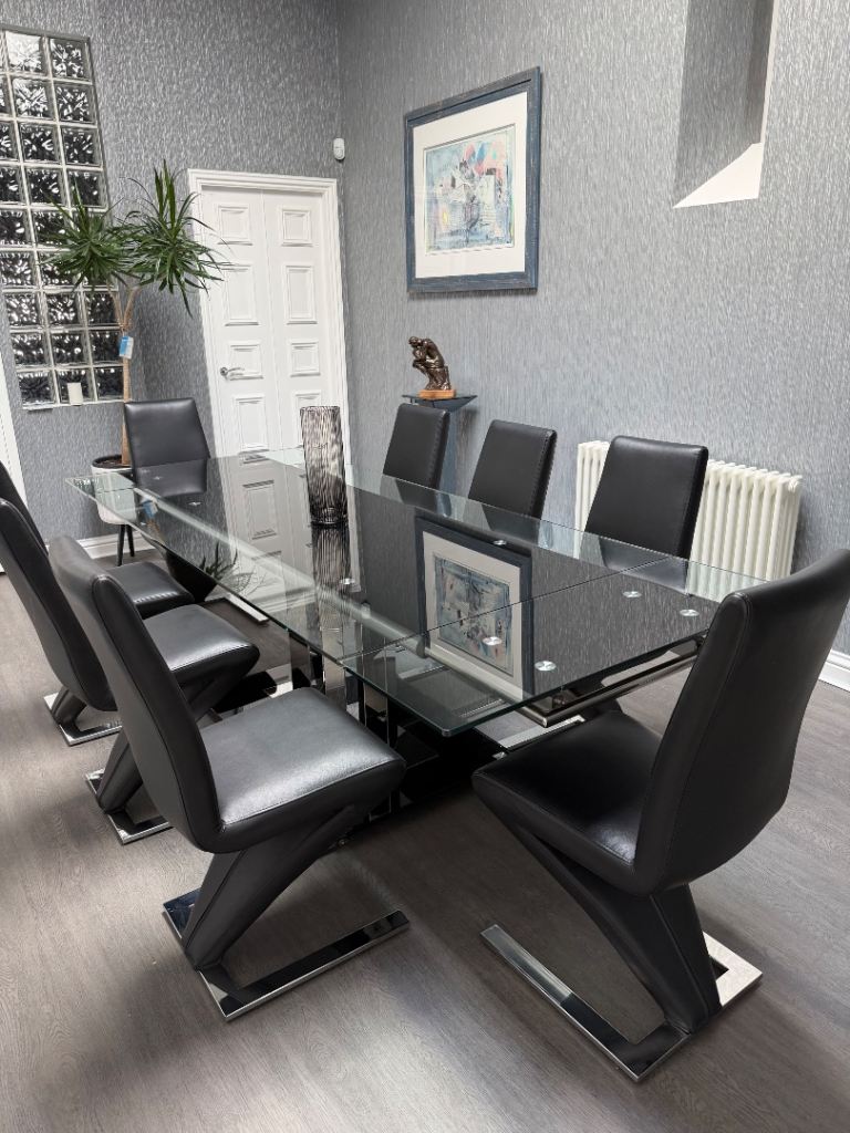 Black & Clear Glass extending Dining Room table & 8 chairs