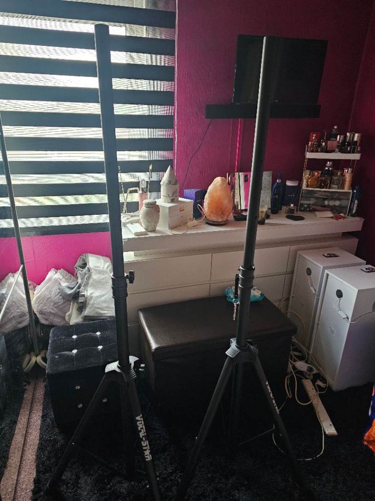 BRAND NEW PAIR SPEAKER STANDS