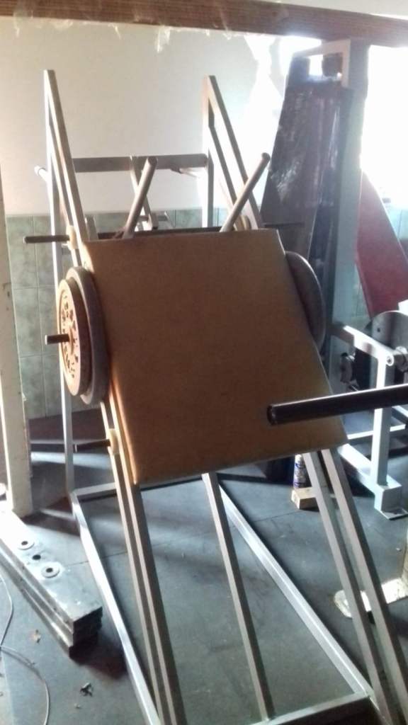 Hack squat machine
