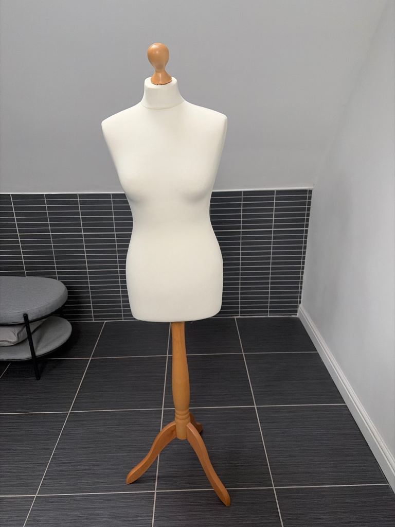 Tailor’s dummy mannequin female size 10/12