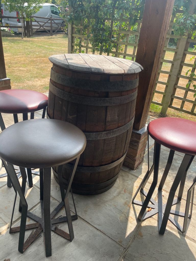 Rustic Barrel Table with 3 Bar Stools – Good Condition