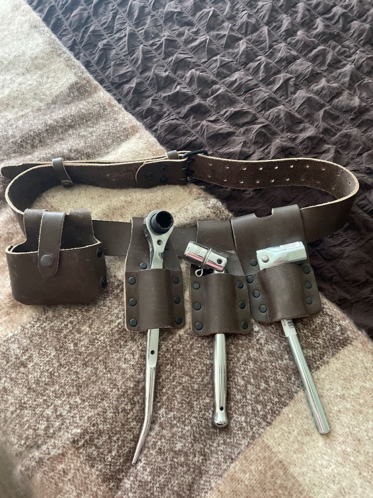 BRAND NEW NEVER USED Sturdy Brown Leather Tool Belt with Tools