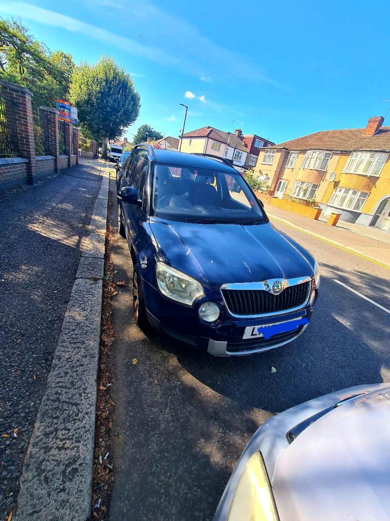 REDUCED FOR QUICK SALE Skoda,YETI, 1.2s TSi 2010, Hatchback, Low mileage, Manual,5 doors Blue ono