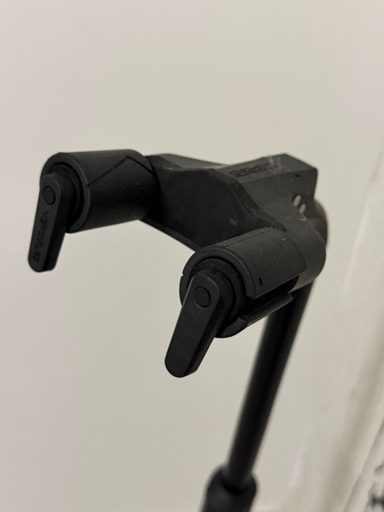 Hercules Guitar Stand