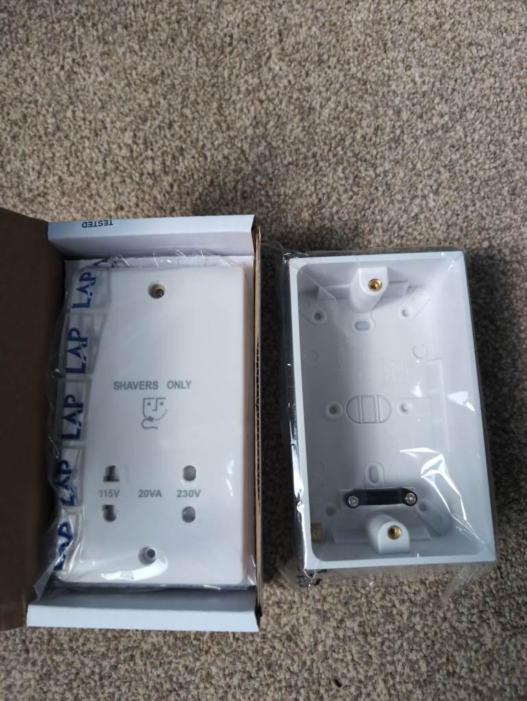 New LAP Shaver Socket White - Still Boxed