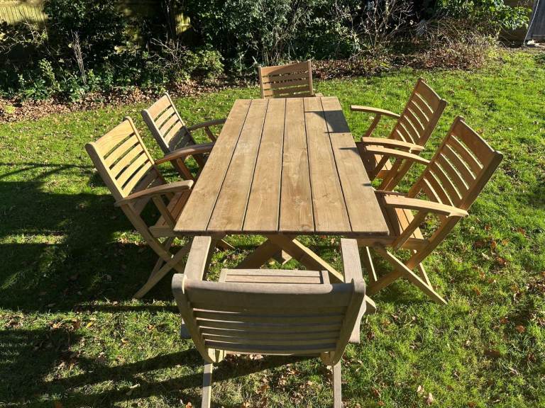 Solid wood garden table and chairs 