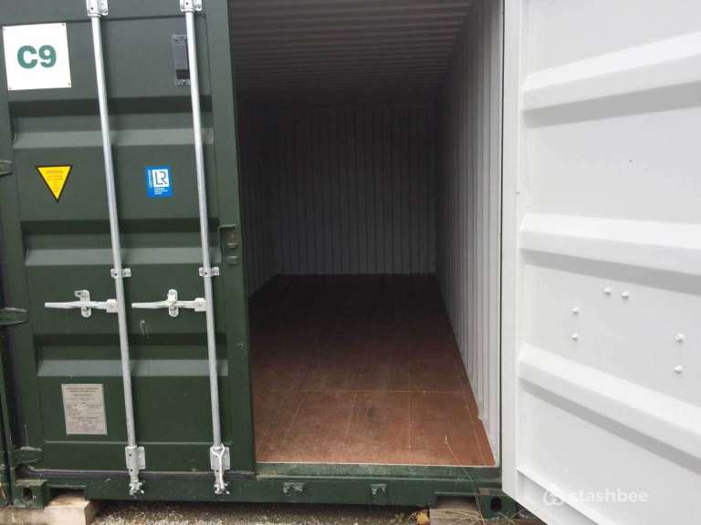 Shipping Container to rent in Hertfordshire (SG12) | Stashbee