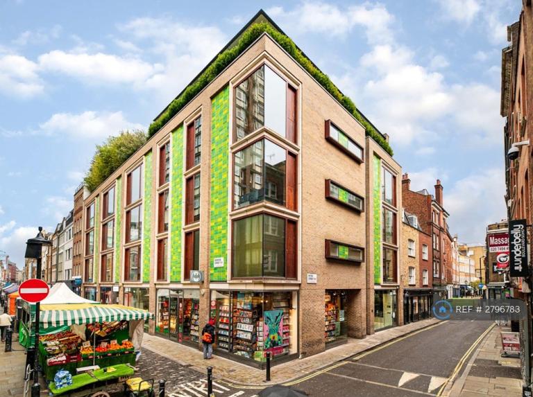 3 bedroom flat in Peter St, London, W1F (3 bed) (#2796783)