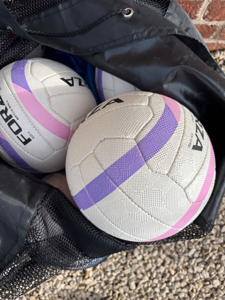 FORZA NETBALLS X 10 & CARRY BAG EXCELLENT CONDITION 