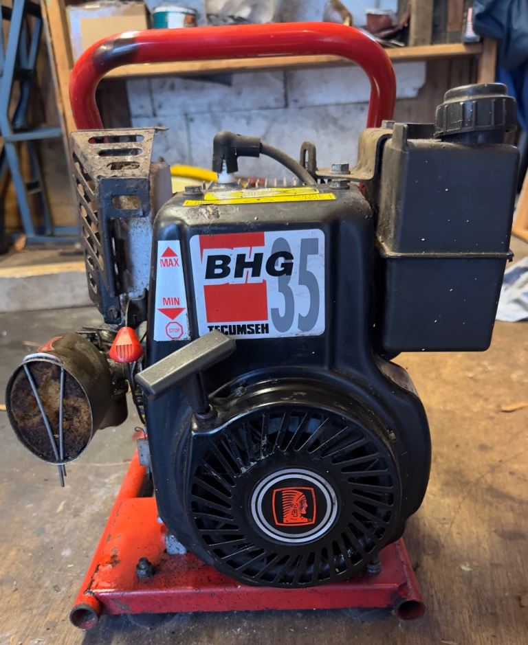 PORTABLE PETROL GENERATOR. 