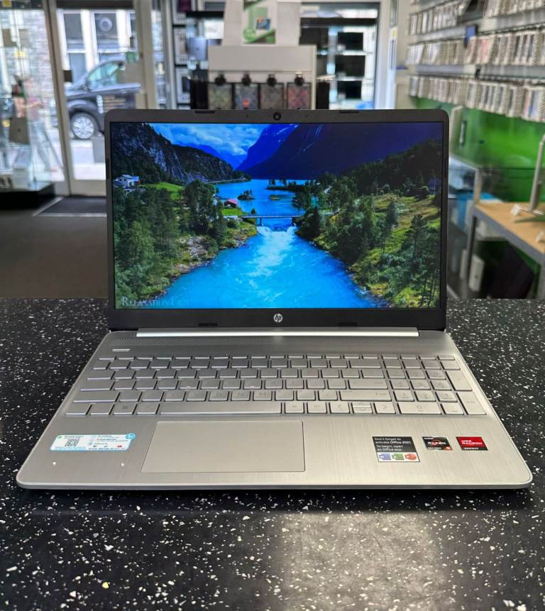 HP 15s-eq2 Laptop – Great Condition – £299.99