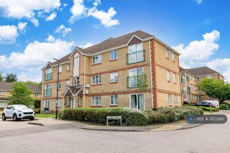 2 bedroom flat in Maidenbower, Crawley, RH10 (2 bed) (#2623190)