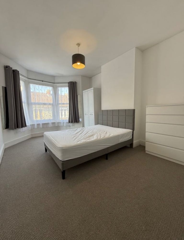 image for Beautiful large Double bedroom, ALL BILL INCLUDED 