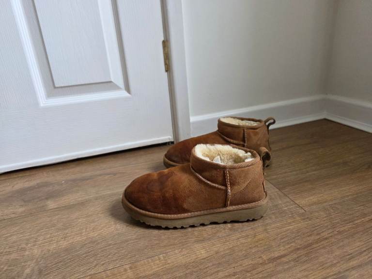 UGG Classic Mini Boots – Brown, Good Condition