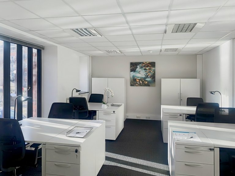 Gloucester Docks - GL12EP \ Find Office Space with 5 Desks