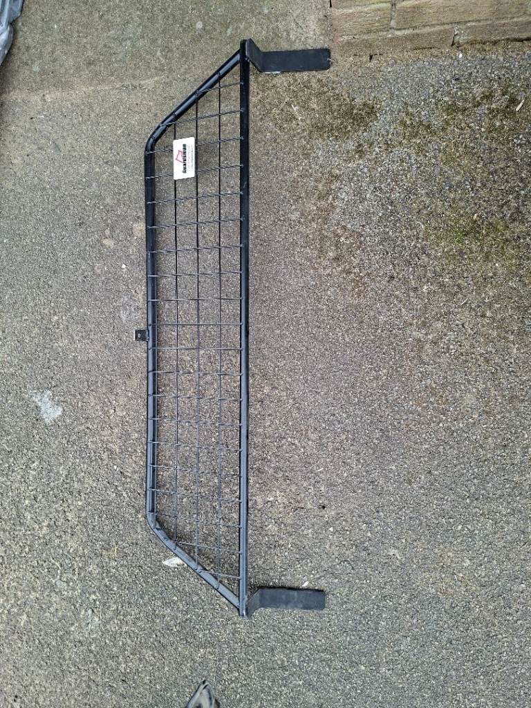 Dog guard to fit vauxall mokka 