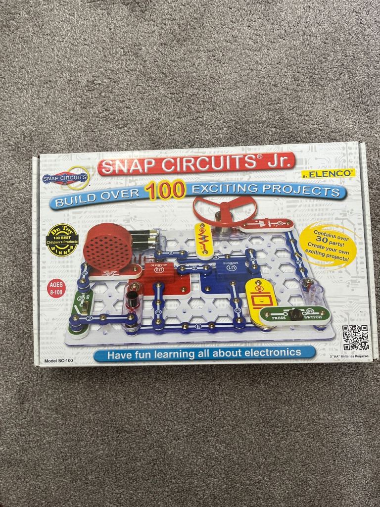 Snap Circuits Jr. SC-100 Electronics Kit