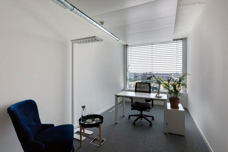 Glasgow - G21PP \ Office for 3 Workstations Available Now