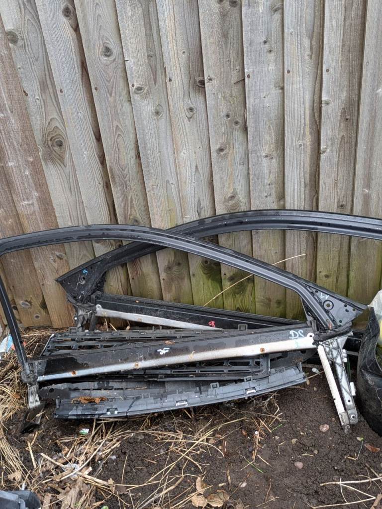 Driver and passenger door frames for Audi A3 3 door 2005