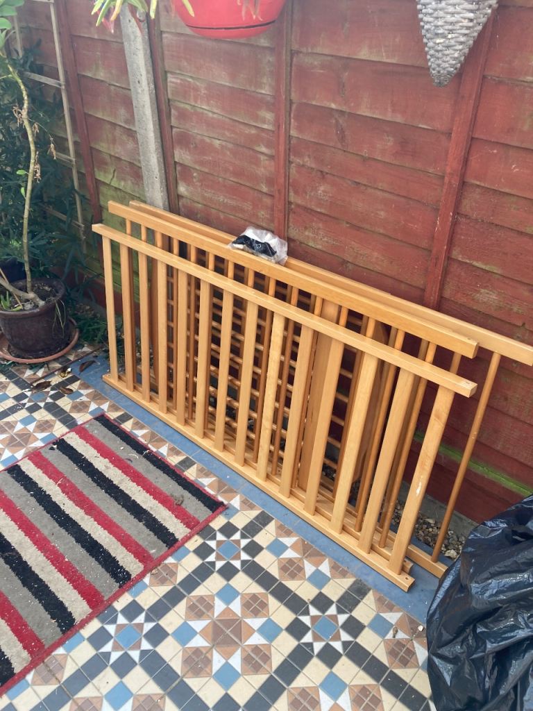 Free baby cot
