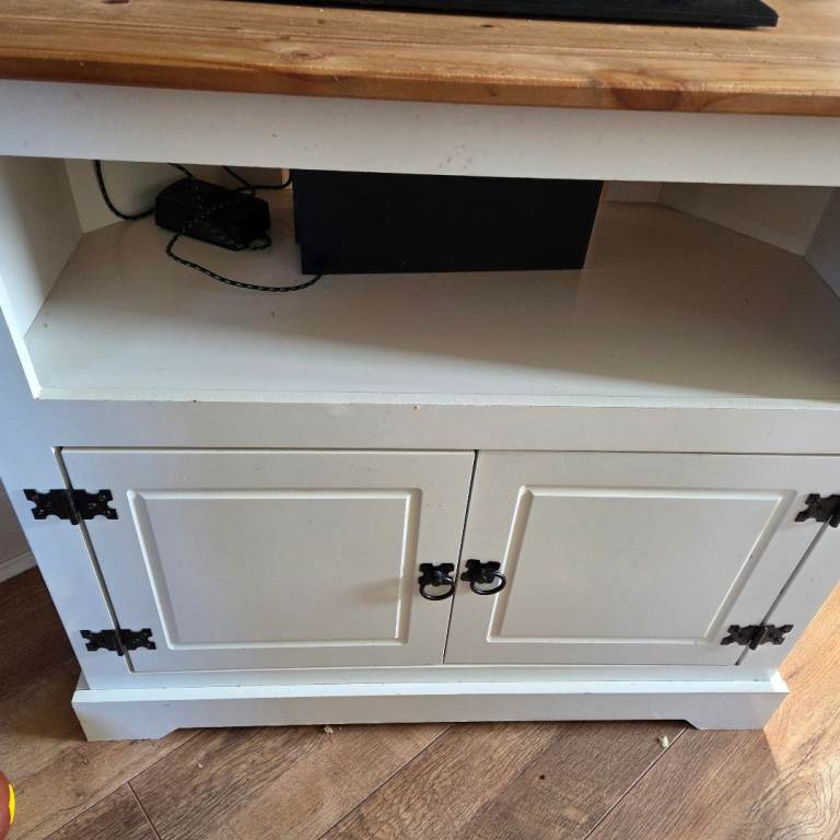 White and oak tv unit 
