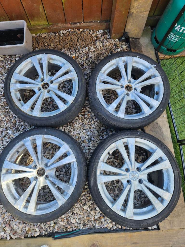 205 40 R17 Wheels (Need Refurb)