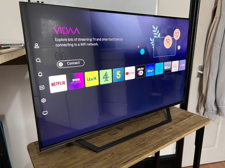 Hisense QLED Smart TV 43 inch 4K