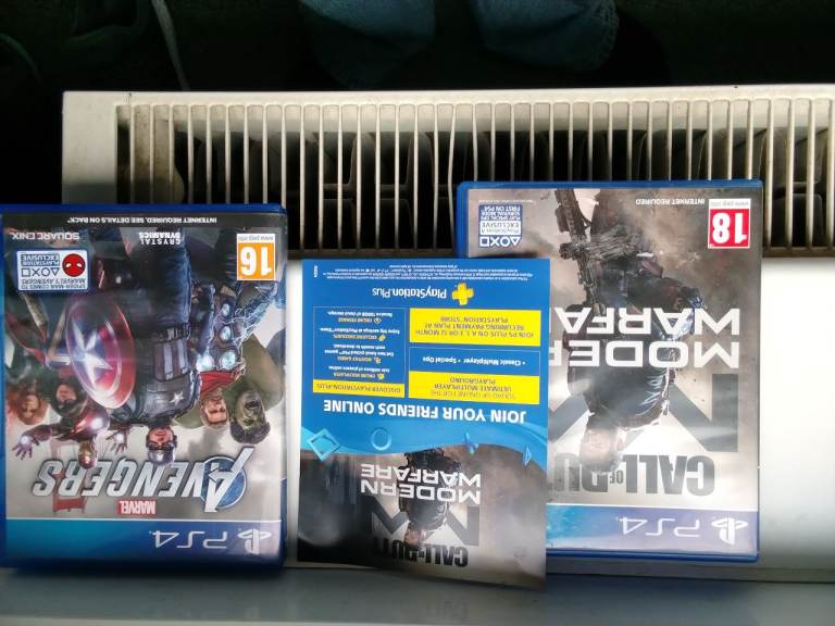 PS4 Games Bundle: Call of Duty Modern Warfare & Avengers