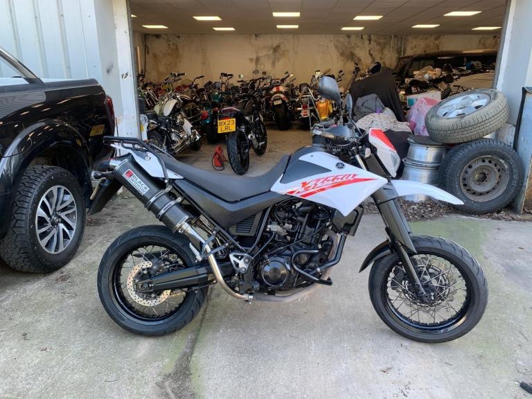 08 Yamaha XT660X STREET-ORIENTED SUPERMOTO STYLE BIG SINGLE (CLASSIC MOTORCYCLE)